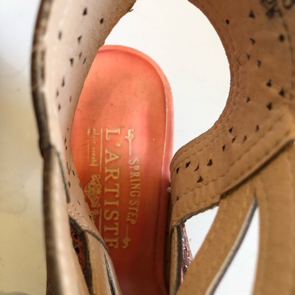 Beautiful L’Artiste spring step pink heeled flower sandals - Picture 15 of 15